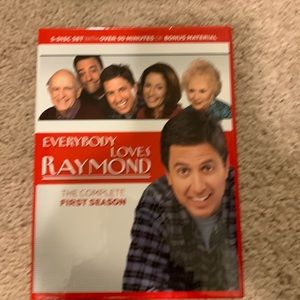 Everybody loves Raymond five disc set with over 90 minutes of bonus material